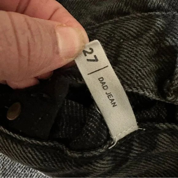 Pacsun women's black dad jean size 27, distressed - Picture 4 of 5